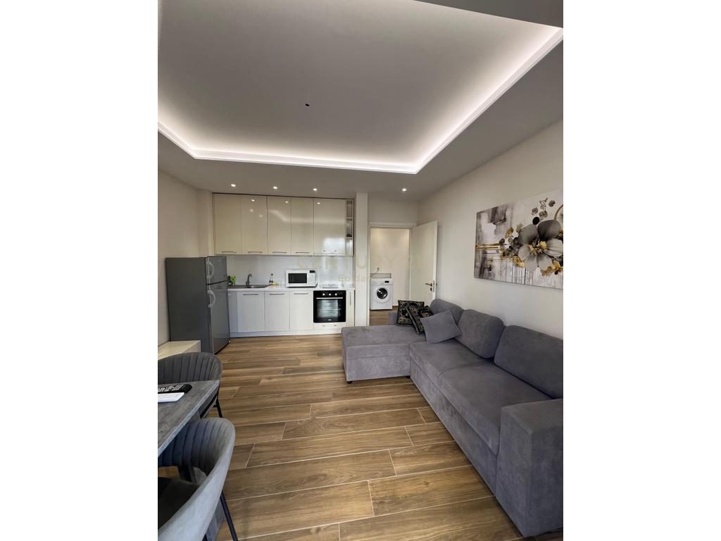 Shitet apartament 1+1 ne Qerret, 150 m larg detit!!