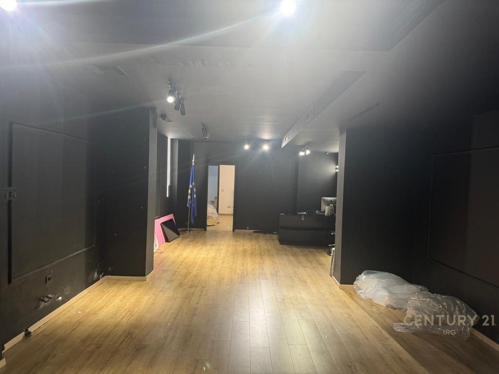 Jepet me qira ambient komercial te Ish Ekspozita!