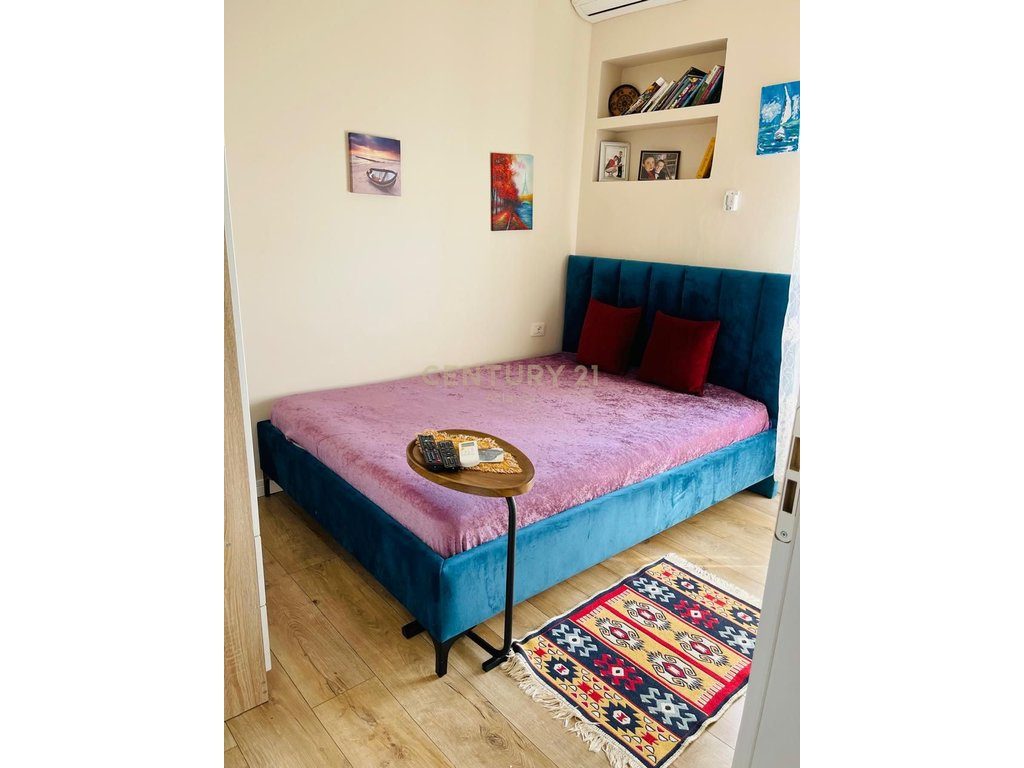 JEPET ME QIRA APARTAMENT I KONVERTUAR NE 2+1 TEK STACIONI IPARE NE PLAZH!