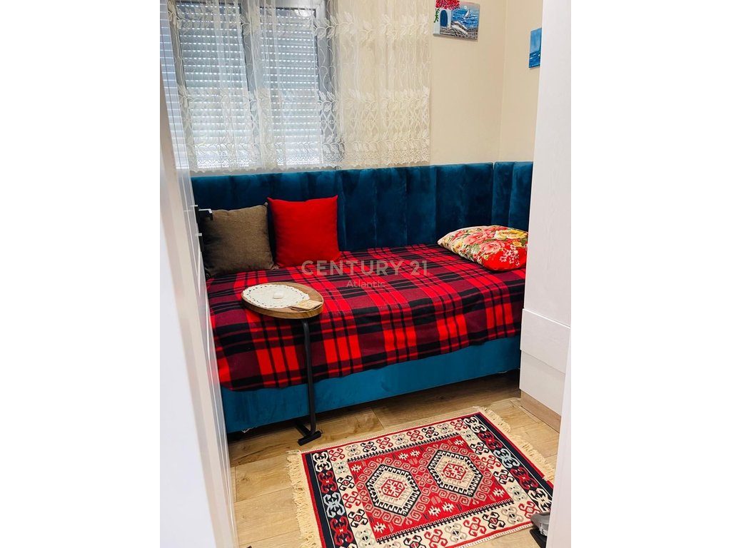 JEPET ME QIRA APARTAMENT I KONVERTUAR NE 2+1 TEK STACIONI IPARE NE PLAZH!