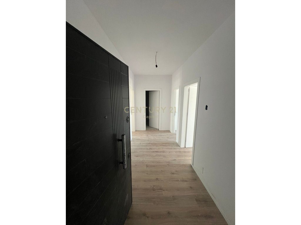 Super apartament 2+1+2 në Kamez Qender!!!