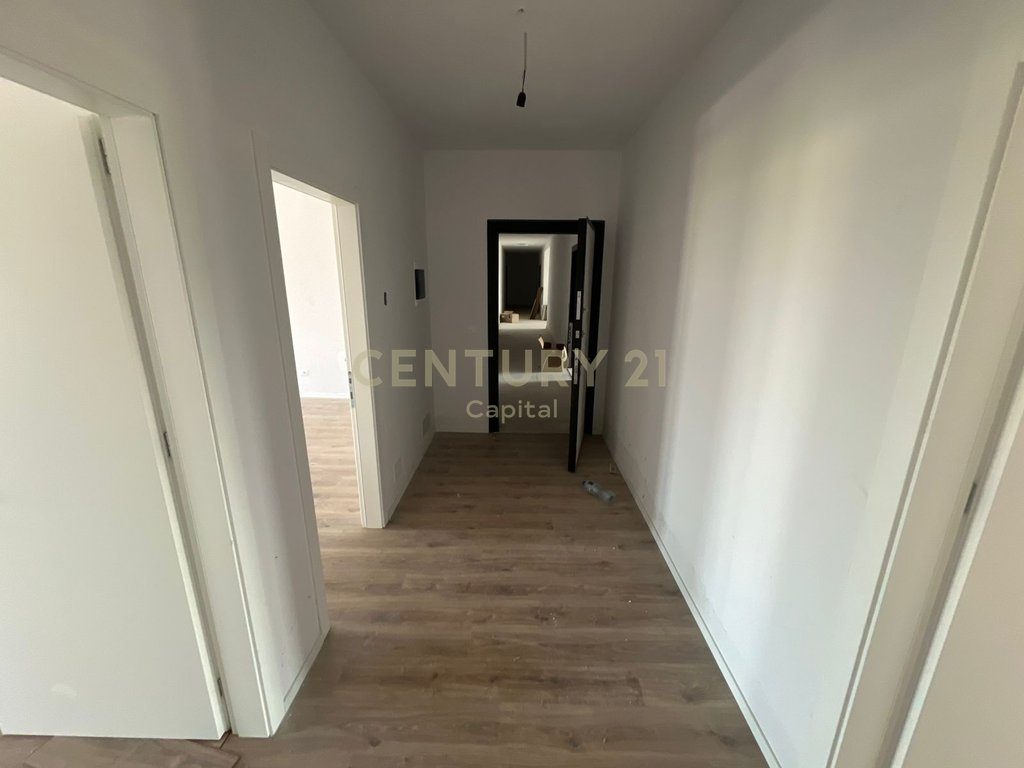 Super apartament 2+1+2 në Kamez Qender!!!