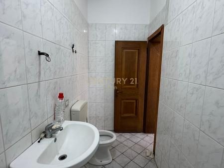 Pronë Komerciale Për Shitje në Vollga, Durrës !!!