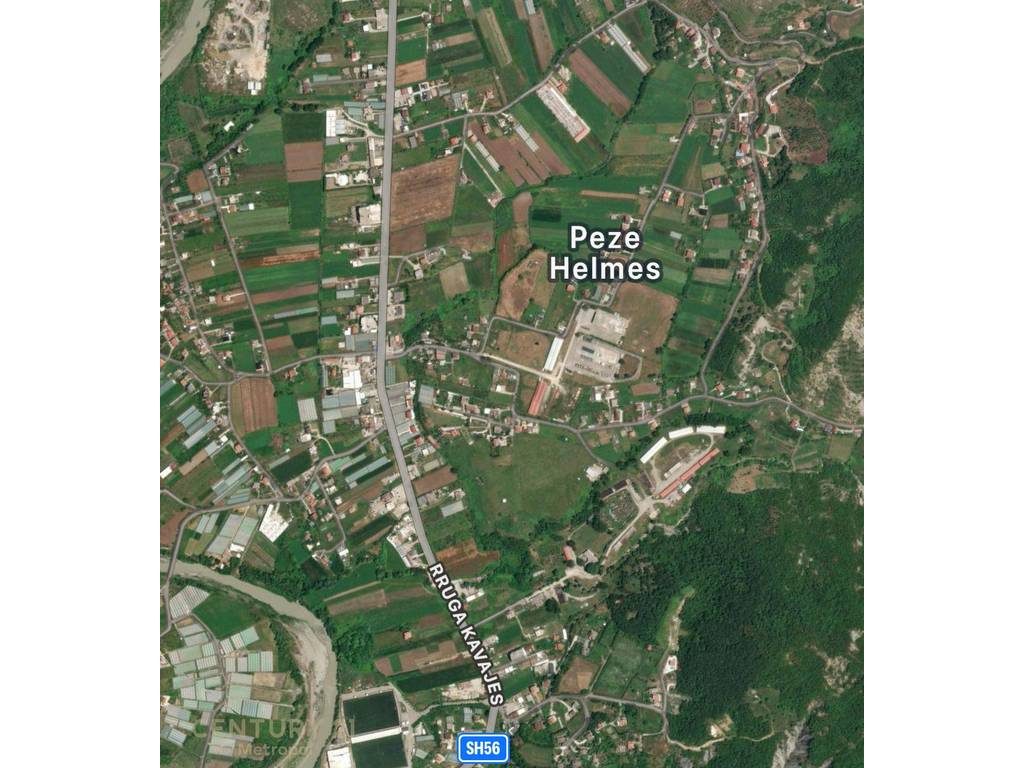 Shitet tokë në Pezë-Helmes