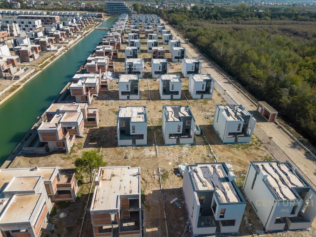 VILE TE TURQUOISE MARINA, GJIRI I LALEZIT!