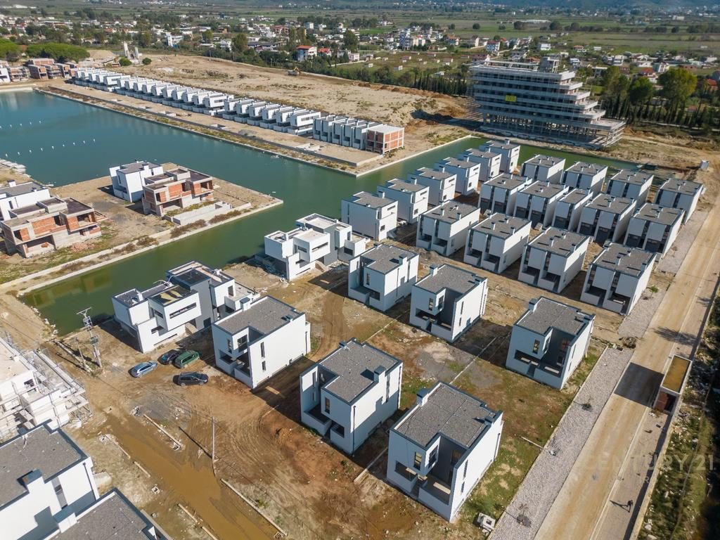 VILE TE TURQUOISE MARINA, GJIRI I LALEZIT!