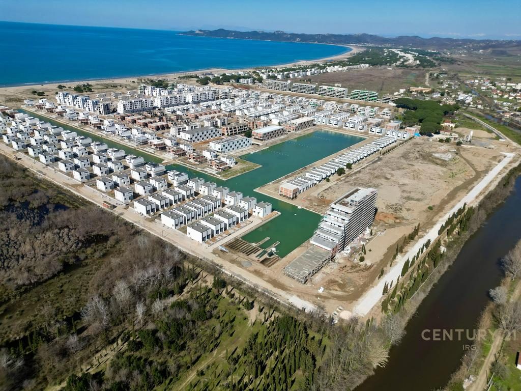 VILE TE TURQUOISE MARINA, GJIRI I LALEZIT!