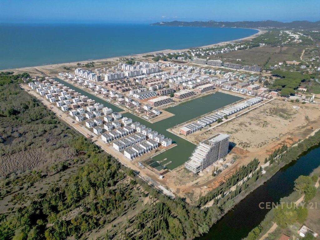 VILE TE TURQUOISE MARINA, GJIRI I LALEZIT!