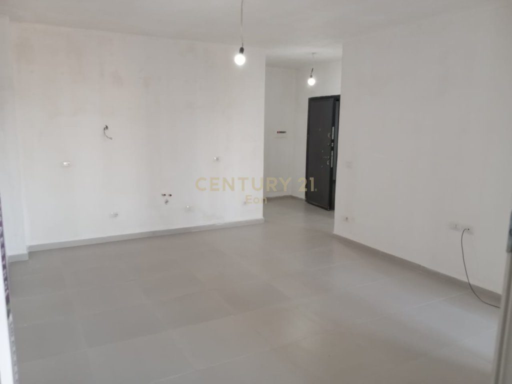 SHITET APARTAMENT 2+1+ POST PARKIMI NE GOLEM, DURRES - PALLAT I 2025!