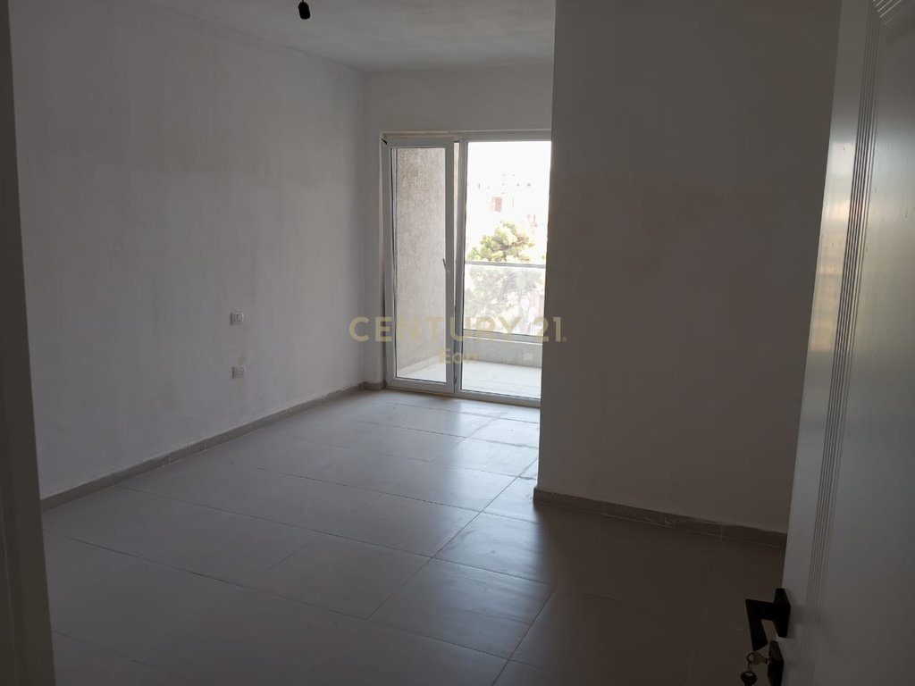 SHITET APARTAMENT 2+1+ POST PARKIMI NE GOLEM, DURRES - PALLAT I 2025!