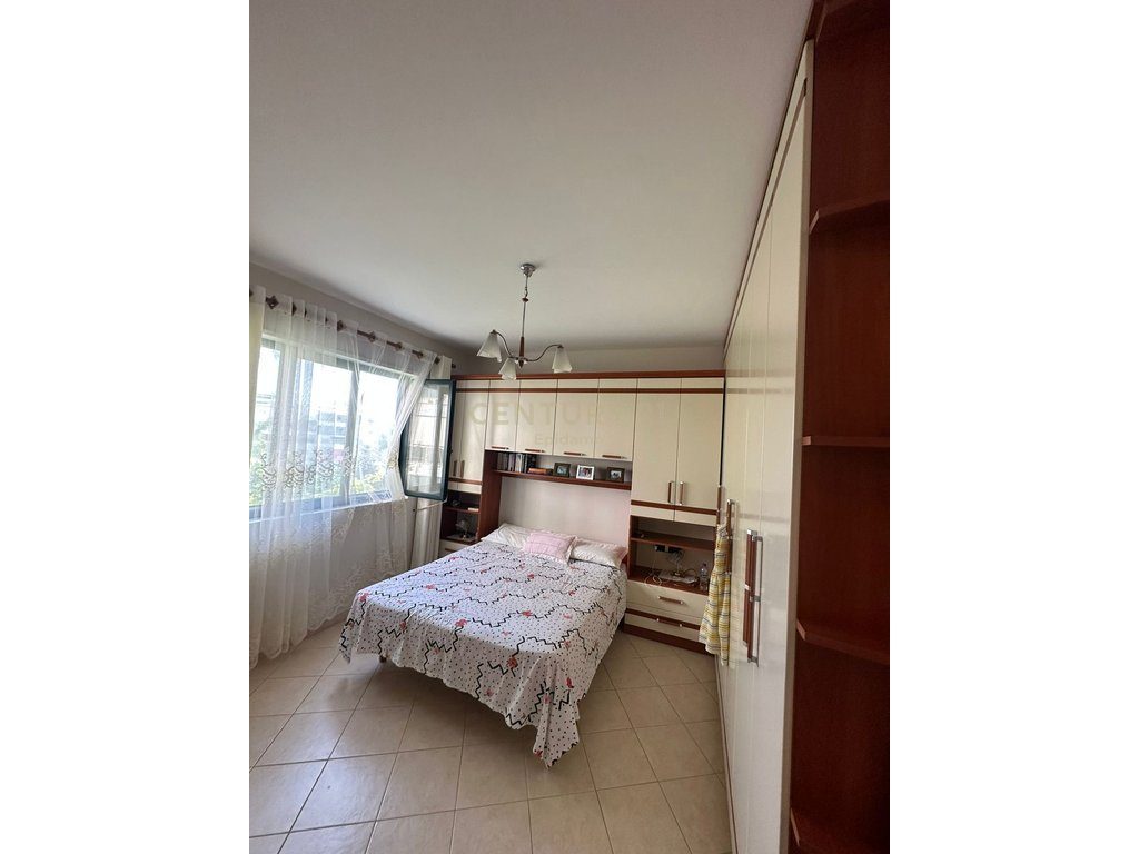 Apartament 2+1+2 Me Qira në Fresk
