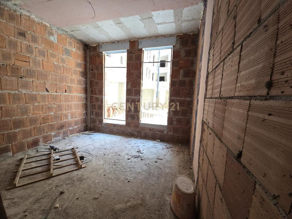 Shitet, Apartament 2+1+2, Univers City