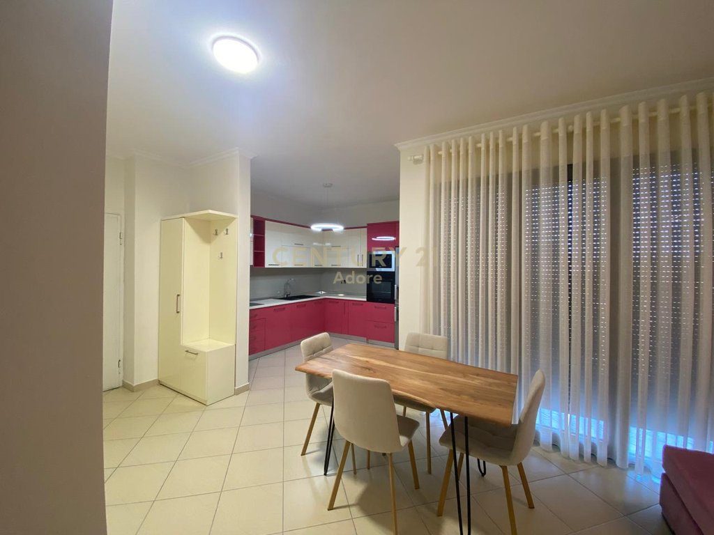 Apartament Modern 2+1+2+Post Parkimi për Qira tek Rruga e Kosovareve!