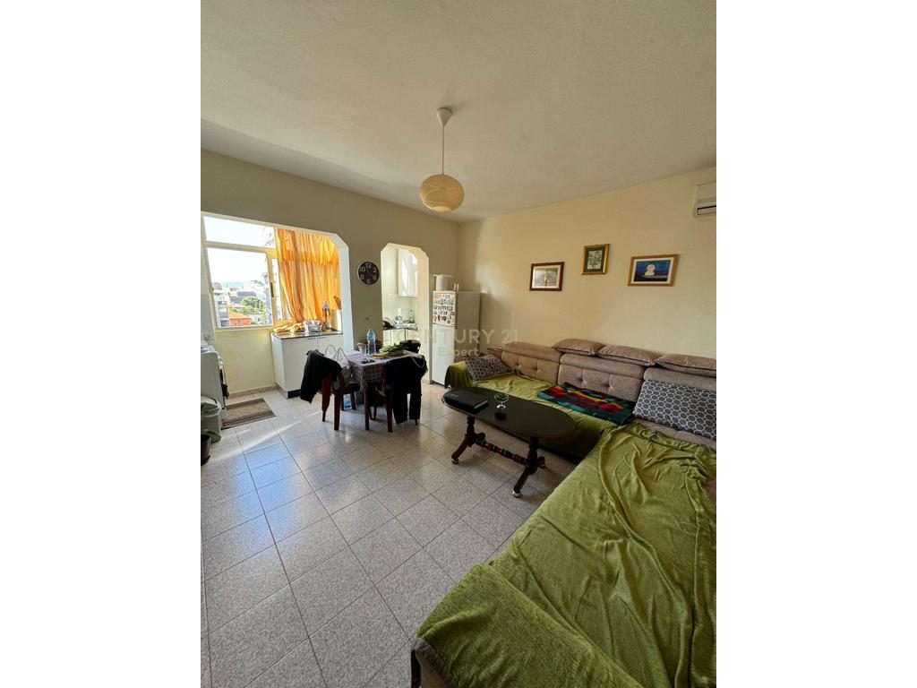 SHITET APARTAMENT 2+1 NE RRUGEN FORTUZI