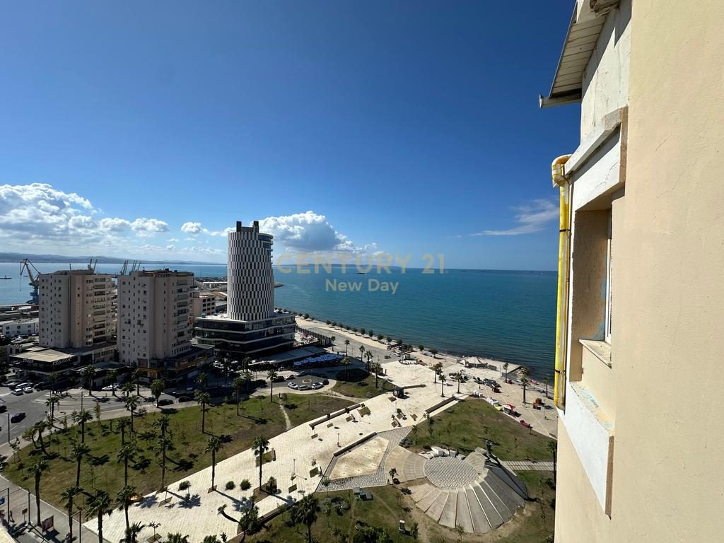 Shitet Penthouse me pamje nga deti ne zonen e Vollges.