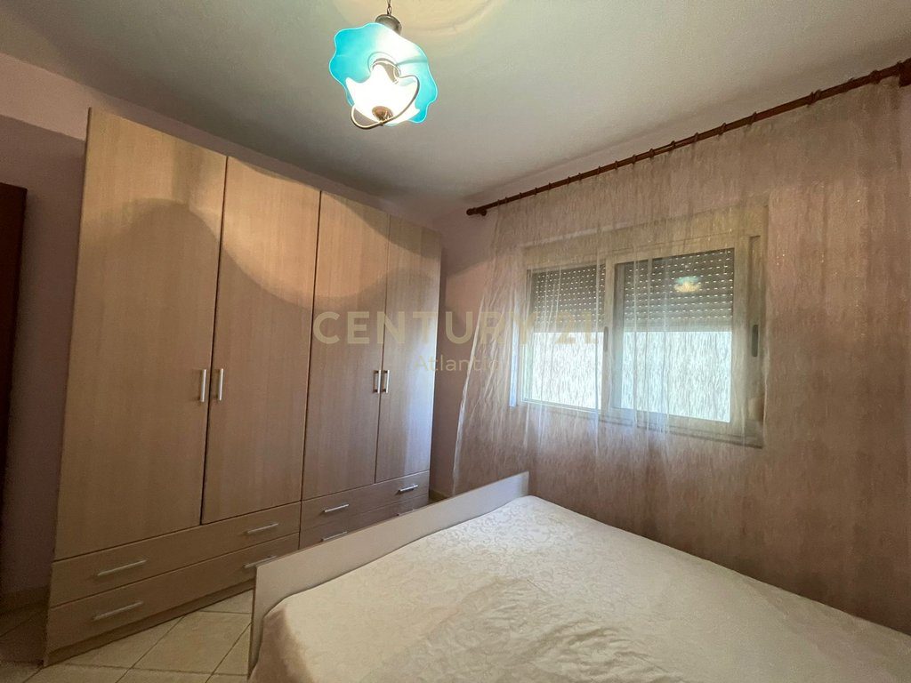 JEPET ME QIRA APARTAMENT 1+1 TEK SHKEMBI I KAVAJES!