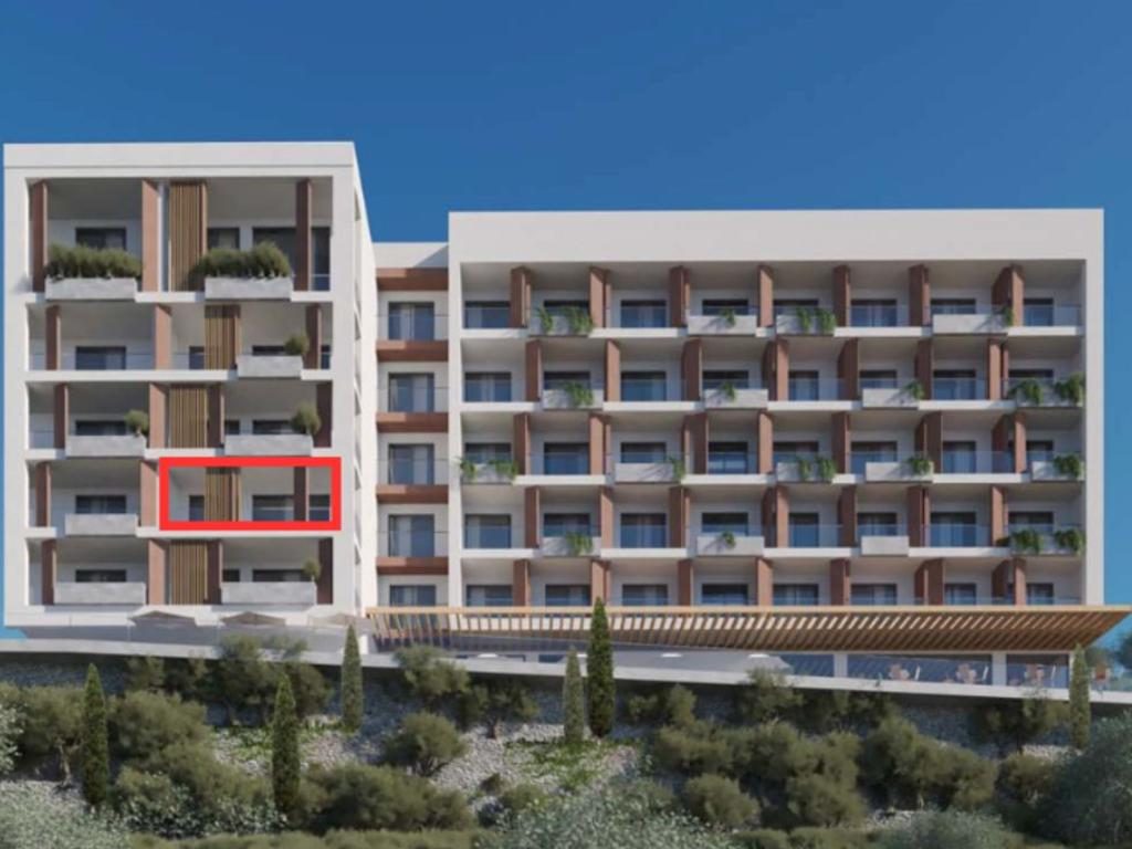 SARANDE, SHESIM APARTAMENT ME PAMJE PANORAMIKE NGA DETI