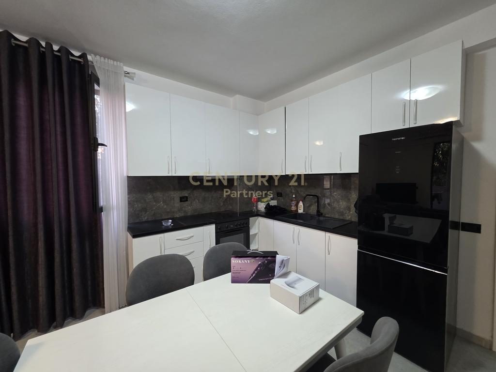 Apartament 2+1+2 Për Shitje në Shkozë, Tiranë