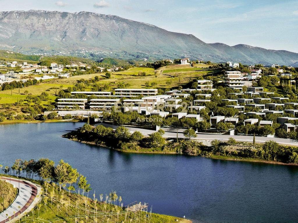 Apartament 1+1 me verande dhe pamje nga liqeni në rezidencën Farka Lake Front.