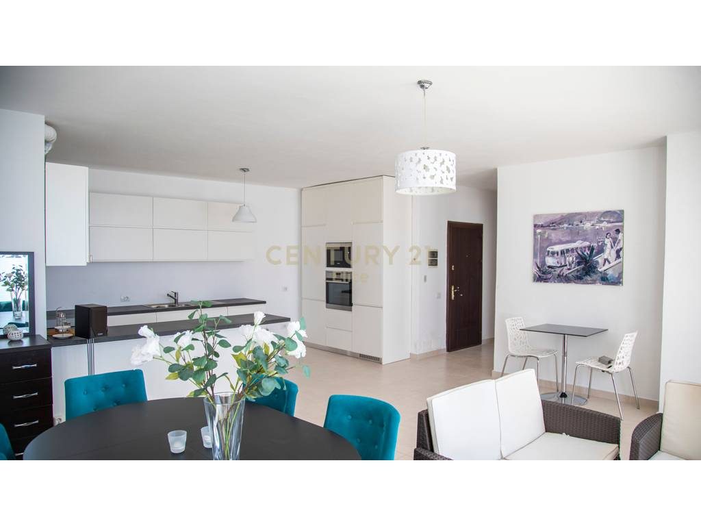 Shitet, Penthouse + Post Parkimi, Sarande.