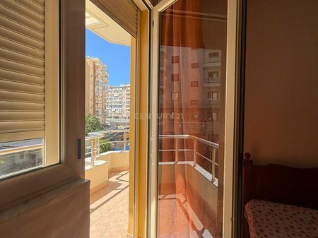 APARTAMENT 1+1 PER SHITJE LUNGOMARE, VLORE