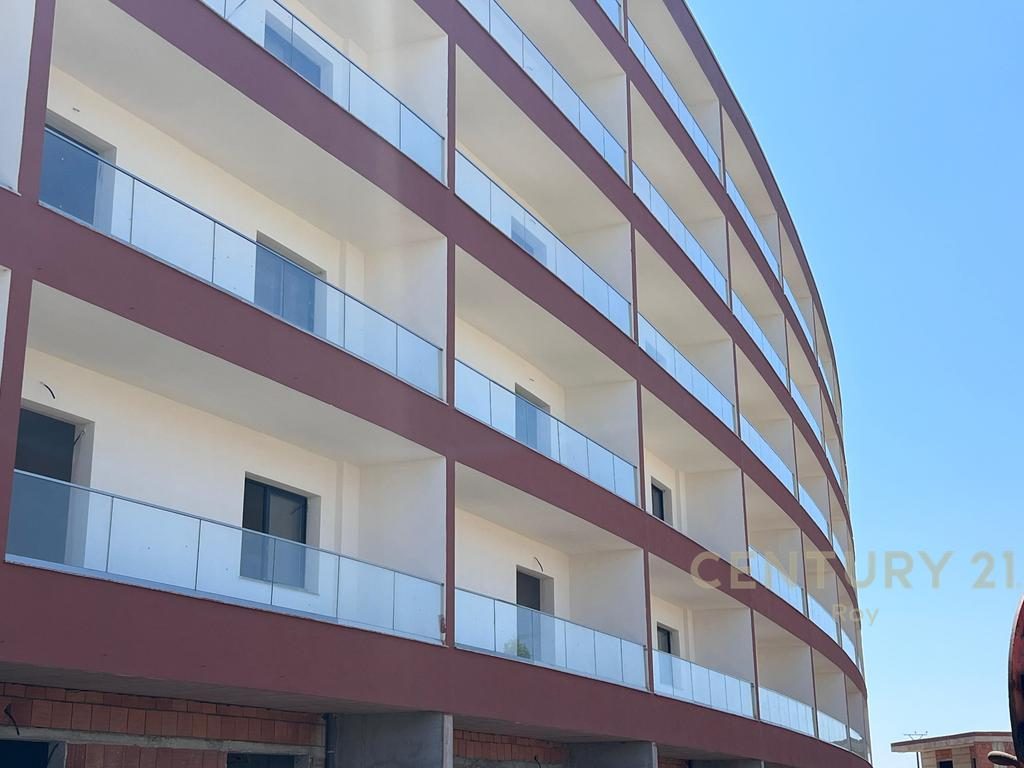 SHITET APARTAMENT 1+1 ME OBORR NE RESIDENCEN EON ,GOLEM!