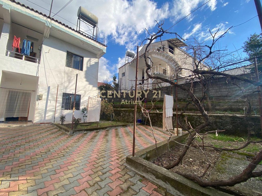 SHESIM VILË 2 KATESHE + TRUALL 387m2 PRANE SHINAVE TE TRENIT ME HIPOTEK !