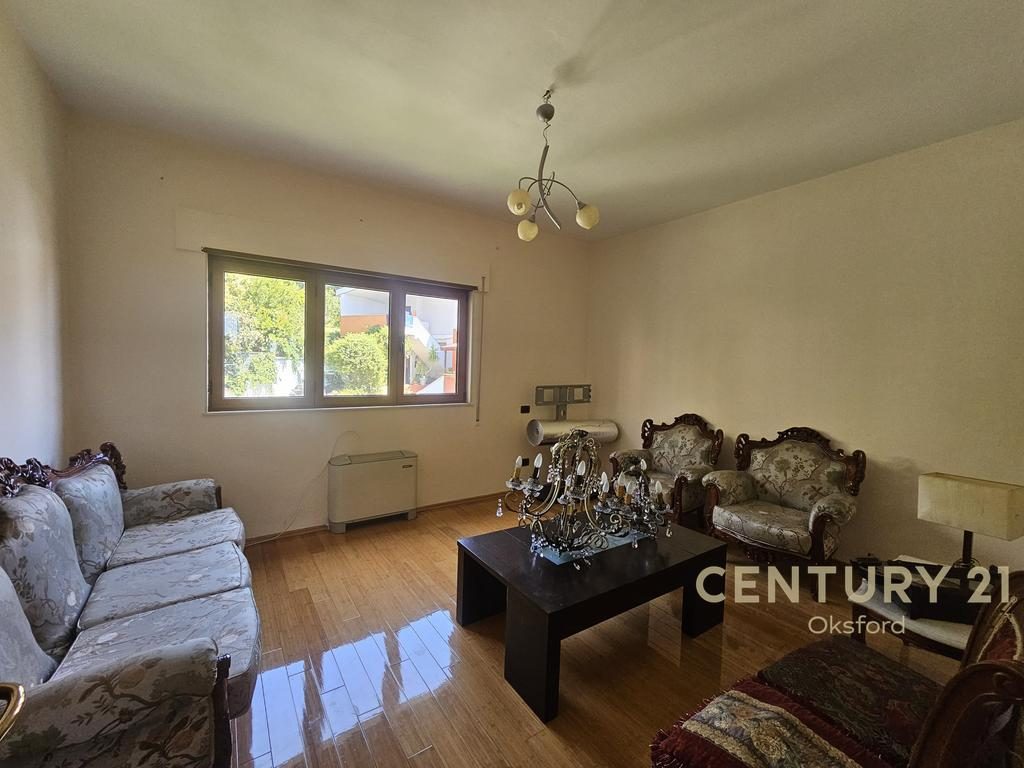 SHITET TRIPLEX 4+1+2 PLUS GARAZHD TE VILA E ZOGUT, DURRES!