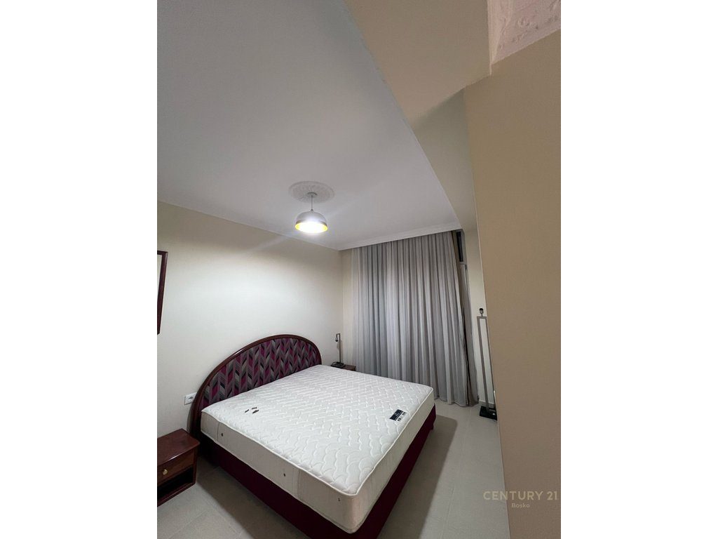 Shitet , Apartament 2+1+2, Bulevardi i Ri