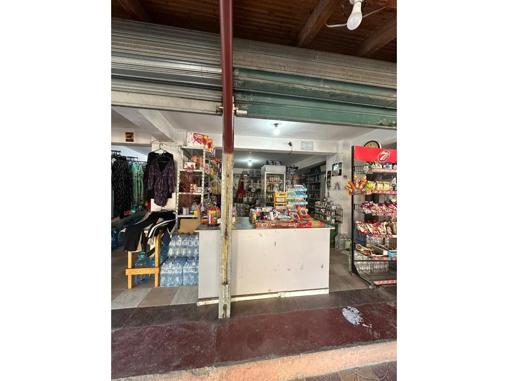 Ambient  komercial Për Shitje në Durrës !!