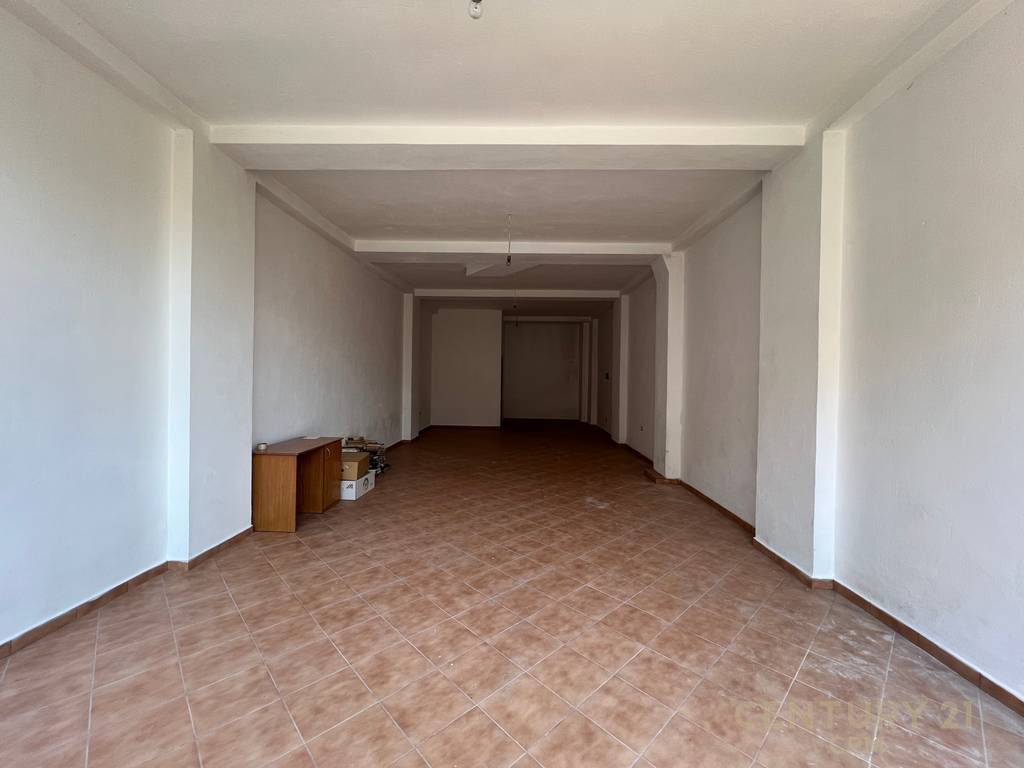 JAPIM ME QERA NJESI NE RRUGEN TEFTA TASHKO KOCO !