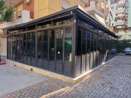 AMBIENT KOMERCIAL PER SHITJE TEK KOPSHTI BOTANIK!