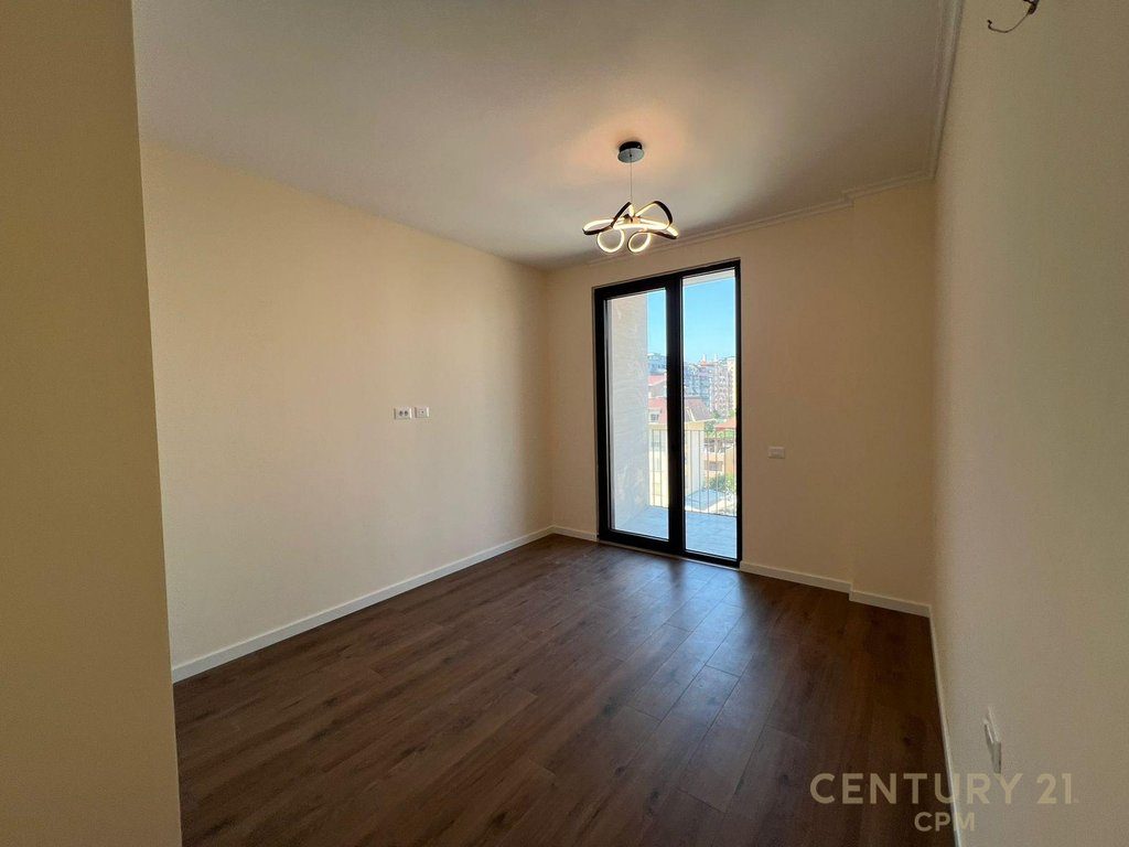 TEK ALTANA, APARTAMENT 2+1+2+POST PARKIMI PER QIRA!