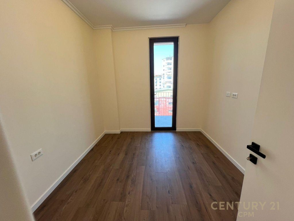 TEK ALTANA, APARTAMENT 2+1+2+POST PARKIMI PER QIRA!