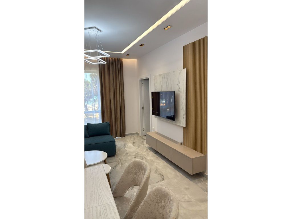 APARTAMENT 2+1 PER SHITJE ME PAMJE NGA DETI!