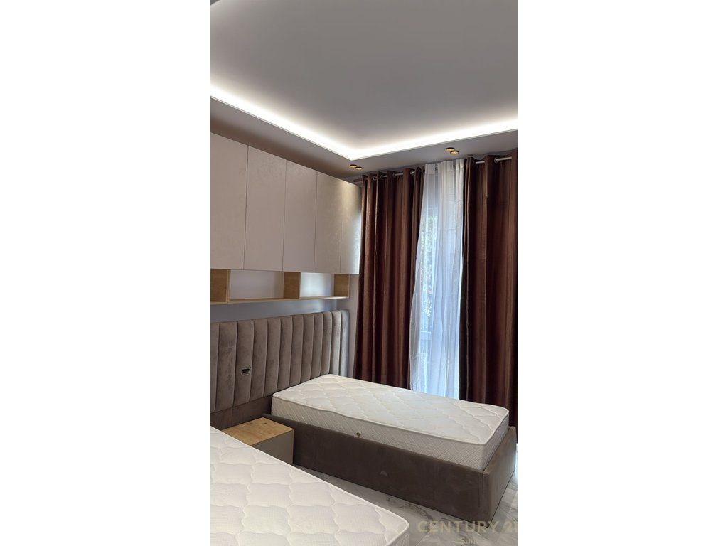 APARTAMENT 2+1 PER SHITJE ME PAMJE NGA DETI!