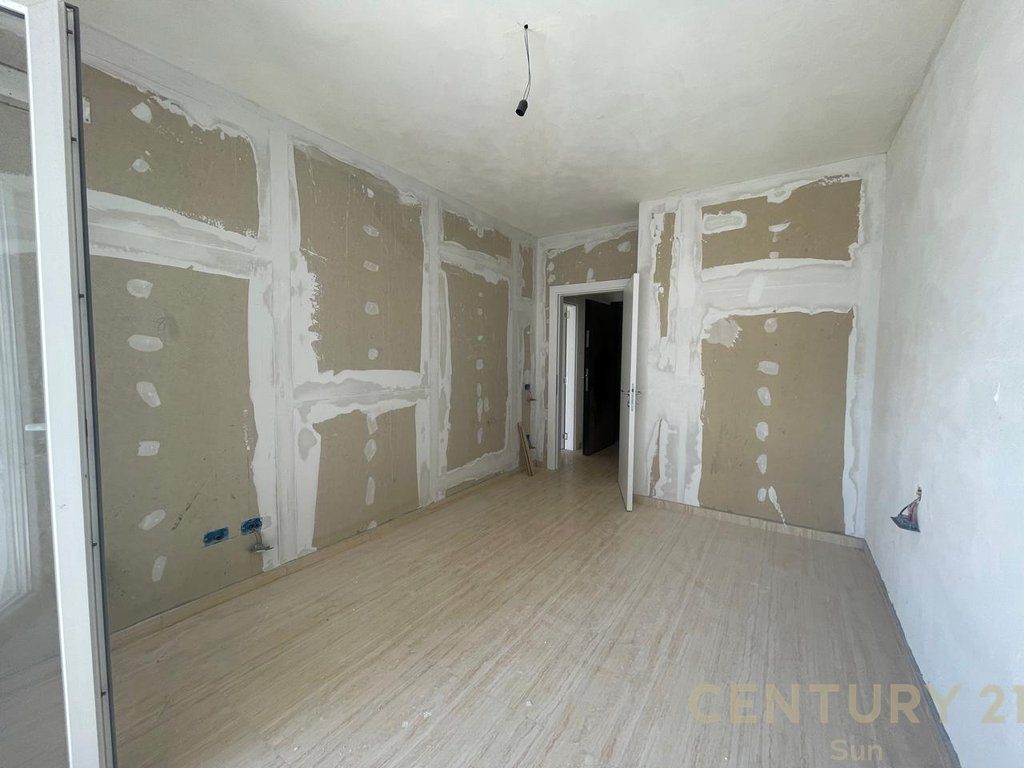 APARTAMENT 1+1 PER SHITJE TE RANA E HEDHUN!