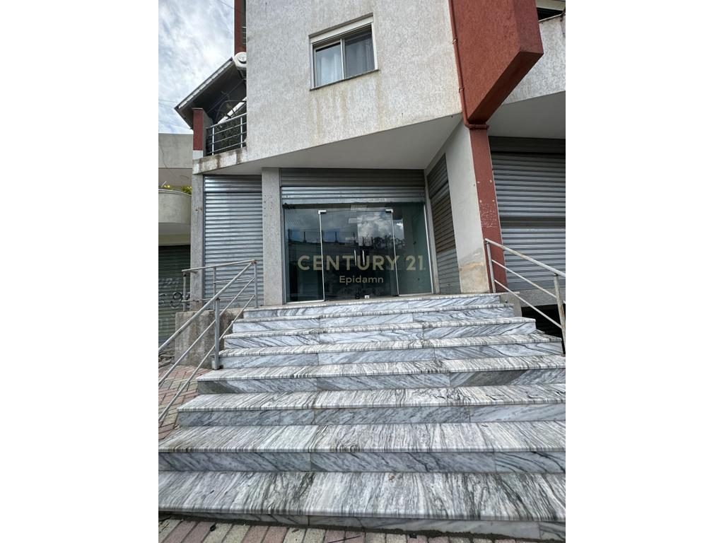 Ambient komercial për qira tek  Lagjia e Re, Durrës   400€ | 90 m²