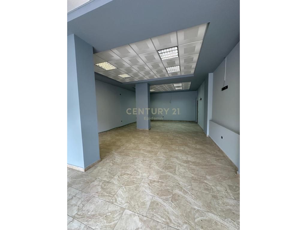 Ambient komercial për qira tek  Lagjia e Re, Durrës   400€ | 90 m²