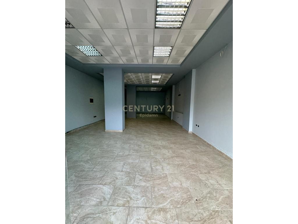 Ambient komercial për qira tek  Lagjia e Re, Durrës   400€ | 90 m²
