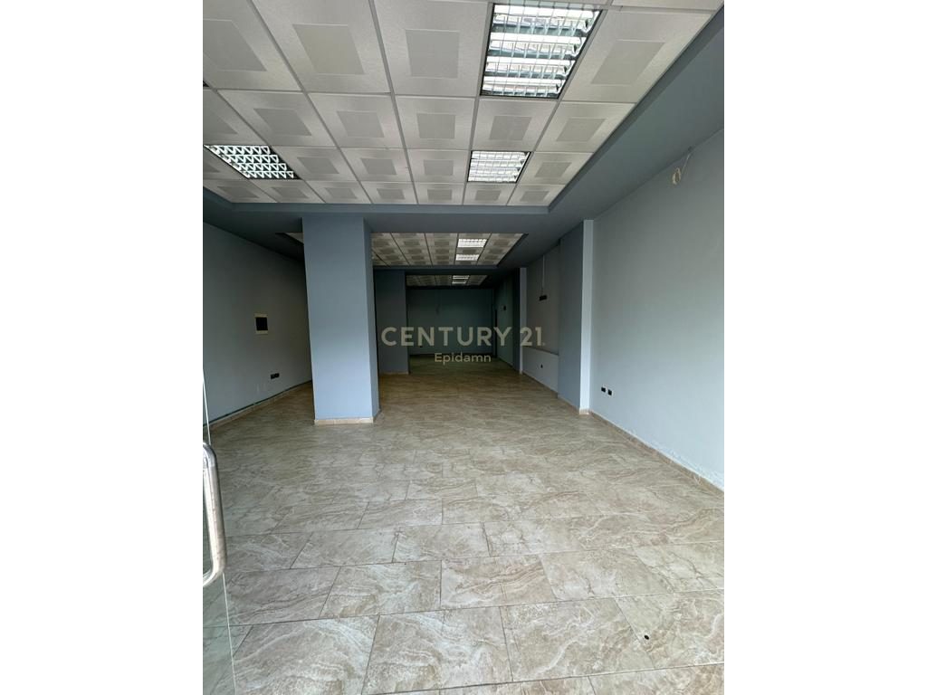 Ambient komercial për qira tek  Lagjia e Re, Durrës   400€ | 90 m²