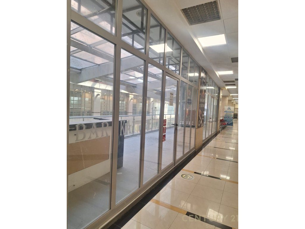 AMBIENT ZYRE PER SHITJE TEK GALERIA - RRUGA E BARRIKADAVE!