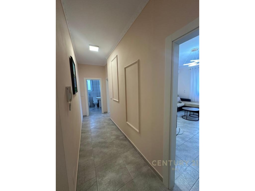 Shitet Apartament 1+1 Vetem 150m Nga Deti!!