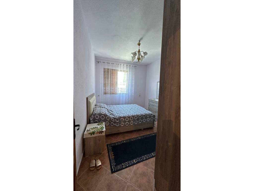 POGRADEC , VILE 2-KATËSHE ME QIRA-  KOMODE, E MOBILUAR DHE GATI PËR BANIM !!!!