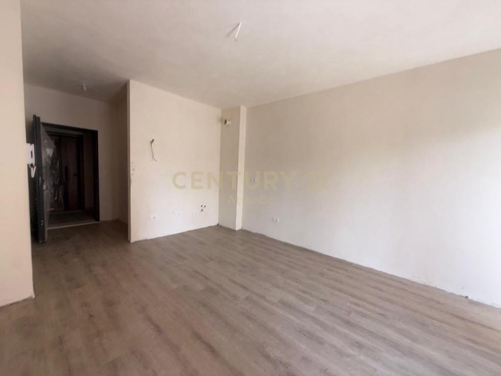 Apartament 1+1 Për Shitje në Golem