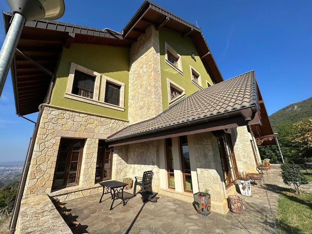 EKSKLUZIVE! HOTEL 4 KATËSH PER SHITJE, NE SURREL, DAJT!
