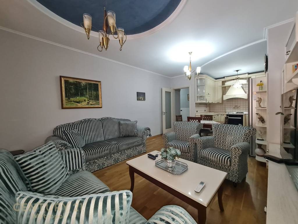 APARTAMENT PER QIRA 2+1+2 me parkim NE RRUGEN QEMAL STAFA!