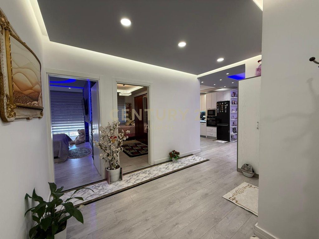 Apartament 2+1+2 Tualete për Shitje në Plazh Rrota e Kuqe, Durrës - 188,000€ | 118 m²