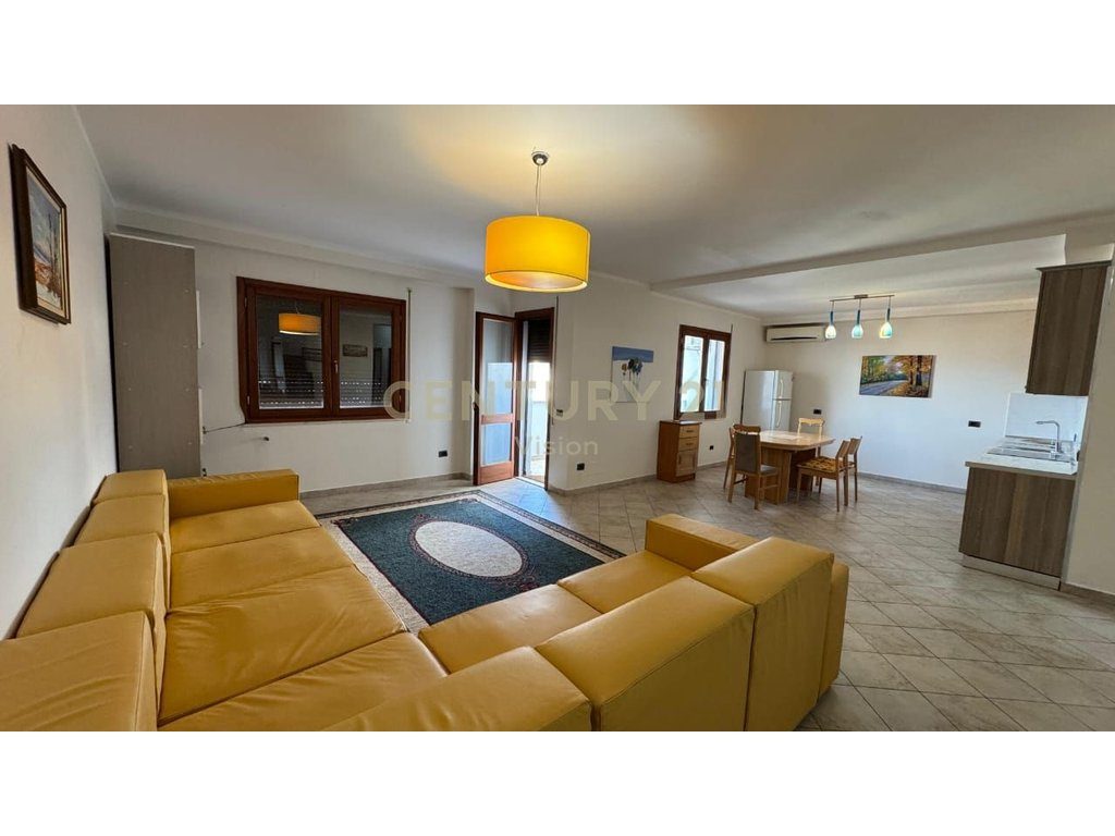 Jepet me qera apartament 3+1+2 tualete
Pedonale, Shkoder