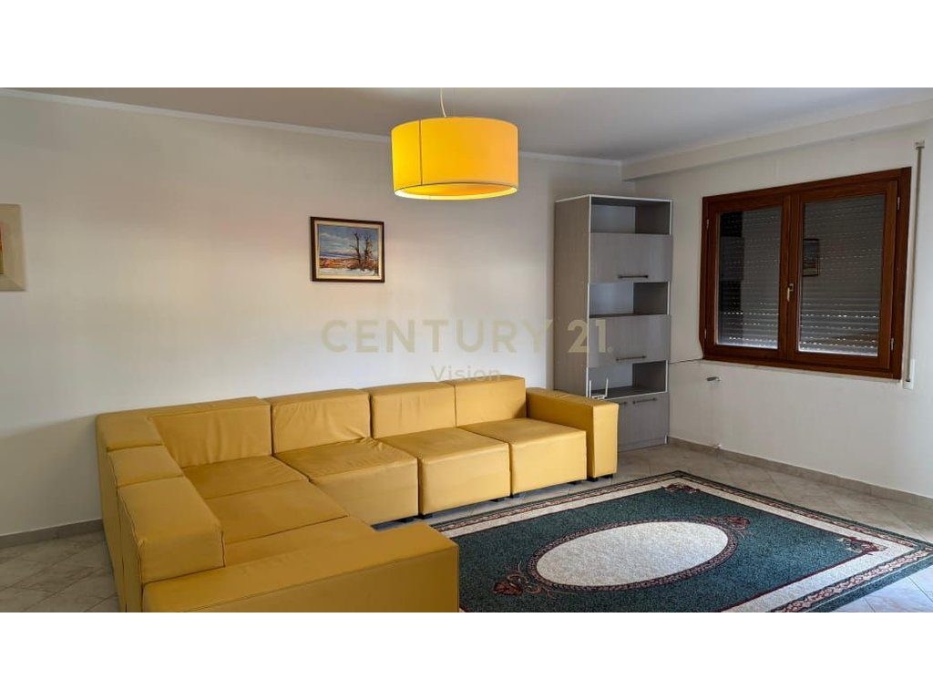 Jepet me qera apartament 3+1+2 tualete
Pedonale, Shkoder
